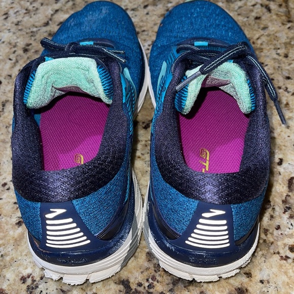 Brooks Adrenaline GTA 18 - Picture 7 of 12